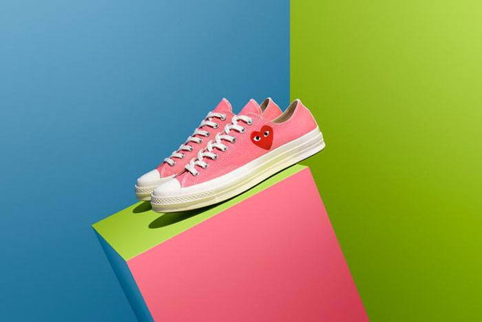 Converse play clearance heart giá